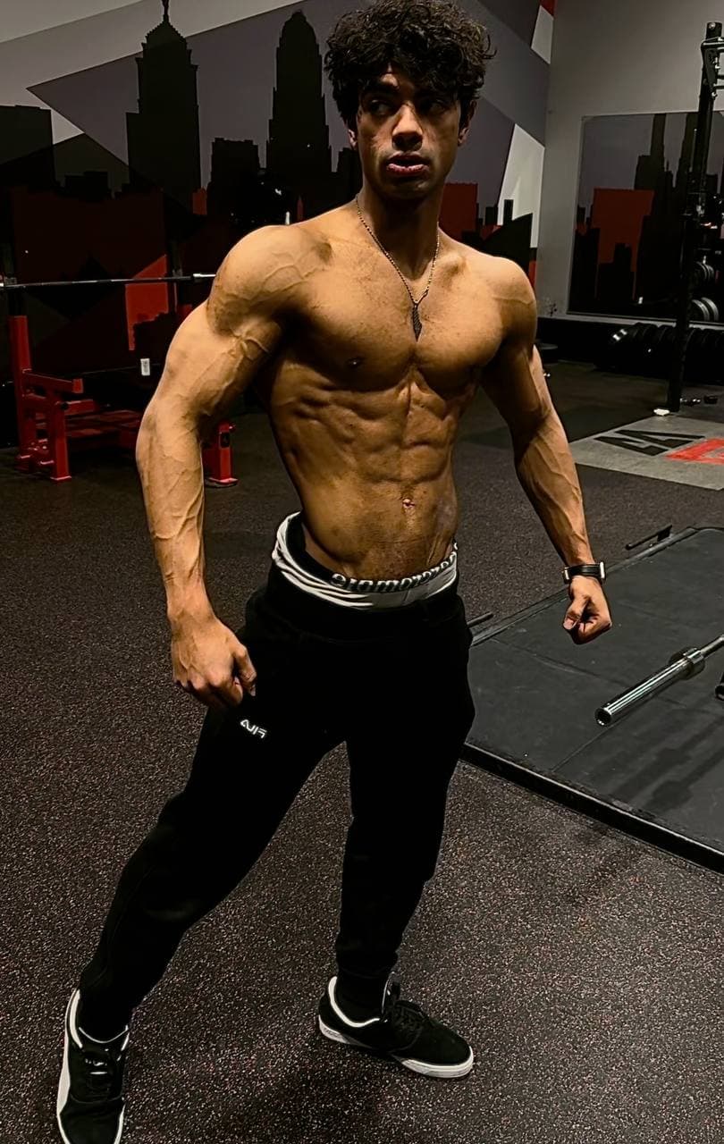 12-week shredding program — week 8 progress photo